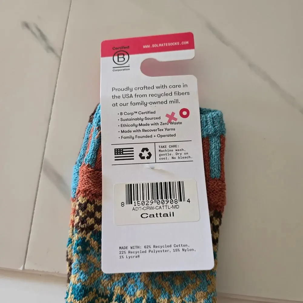 NWT  Soulmate Cattail Crew Socks NEW Size M Medium Women 8-10/Men 7-9